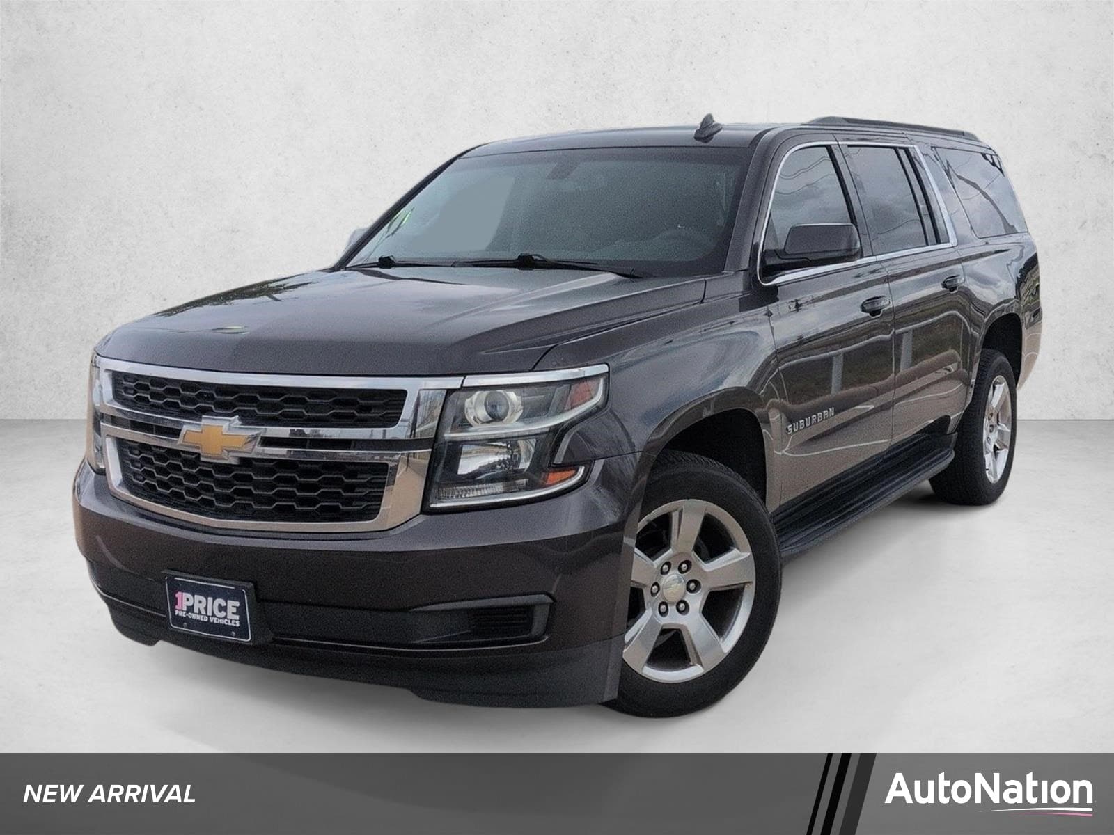2018 Chevrolet Suburban LS — photo 1 of 22