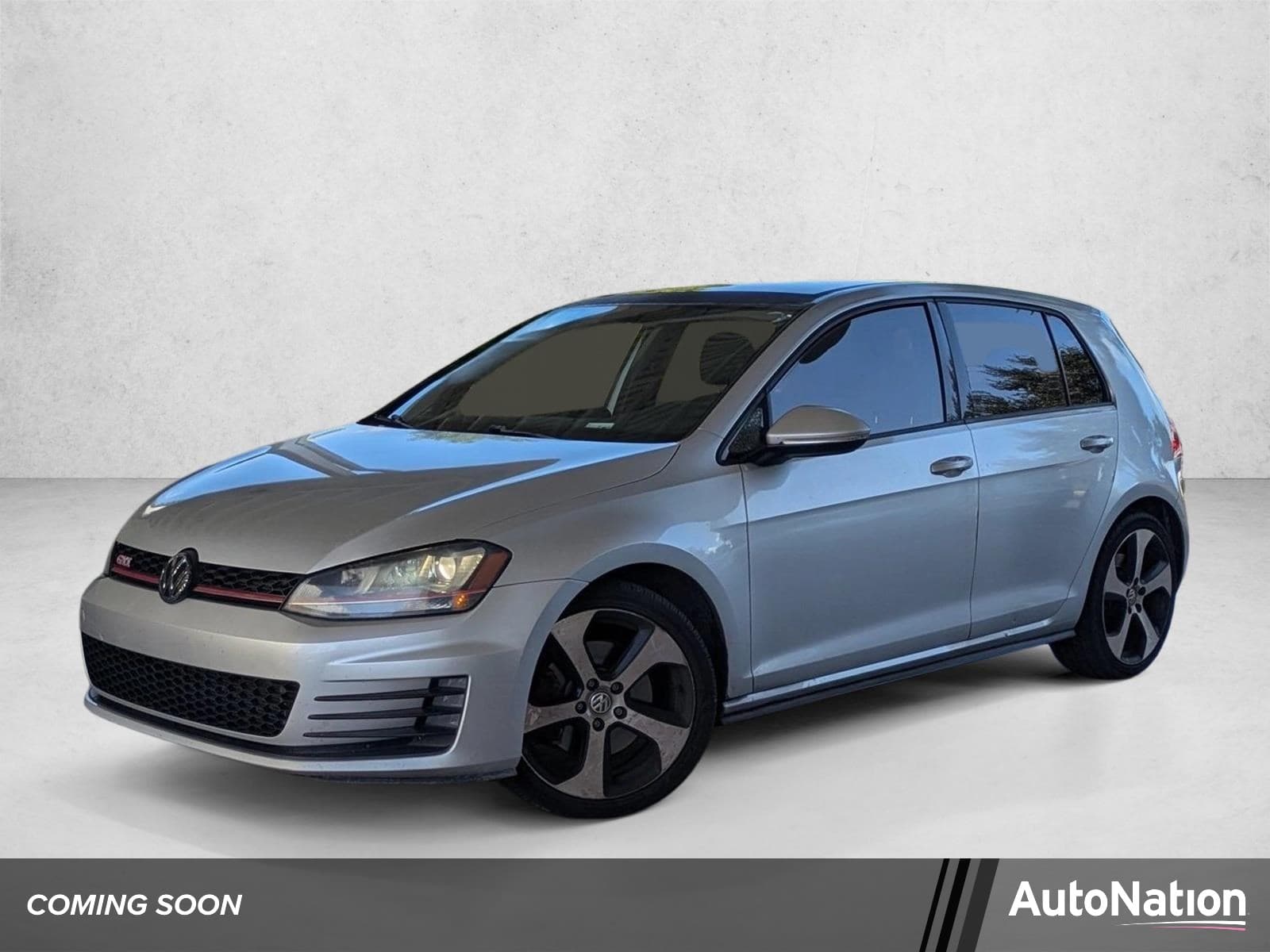 2017 Volkswagen Golf SE — photo 1 of 15