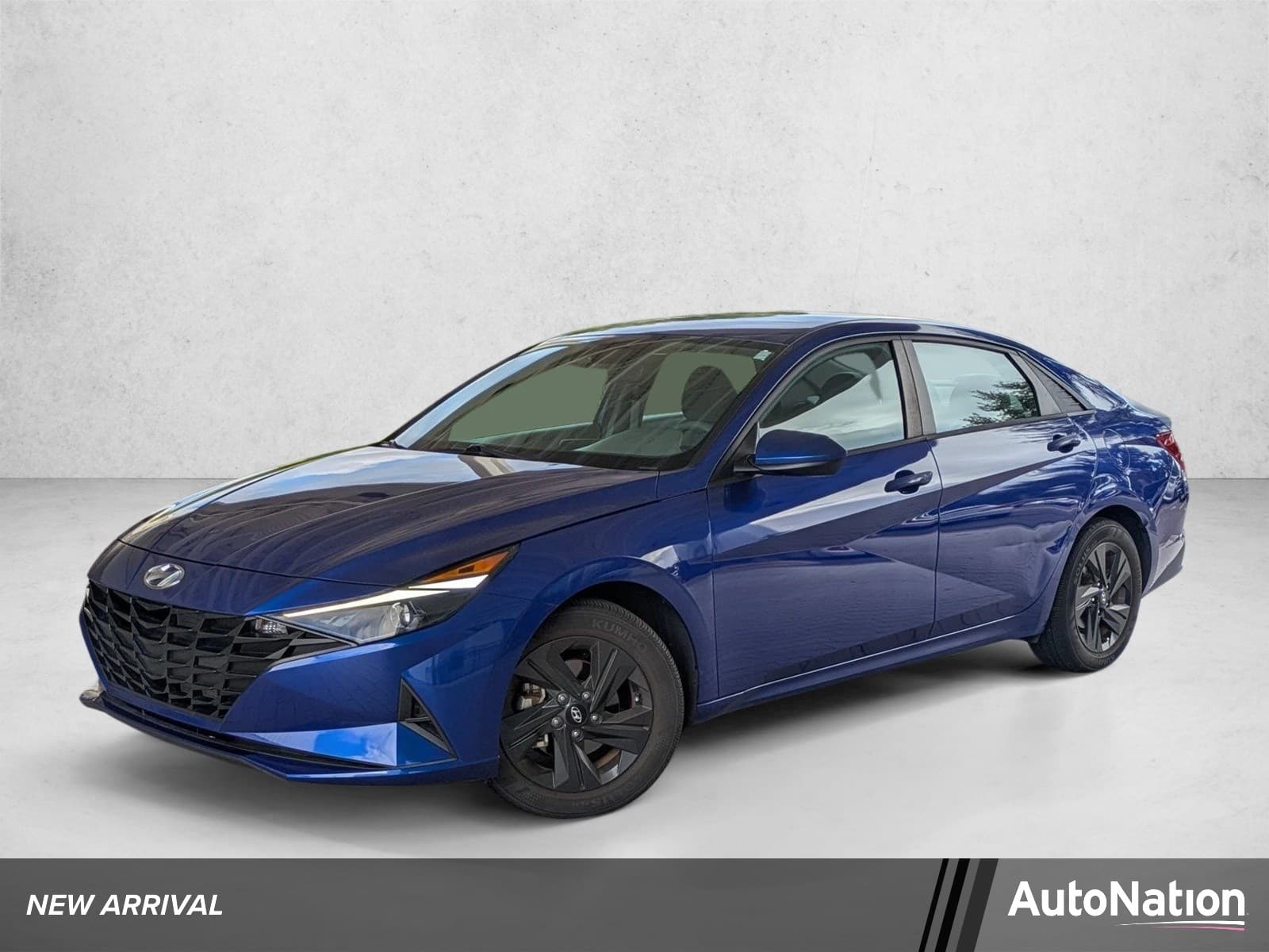 2023 Hyundai Elantra SEL — photo 1 of 15