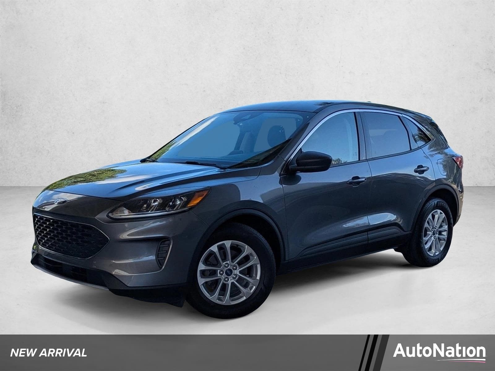2022 Ford Escape SE — photo 1 of 15