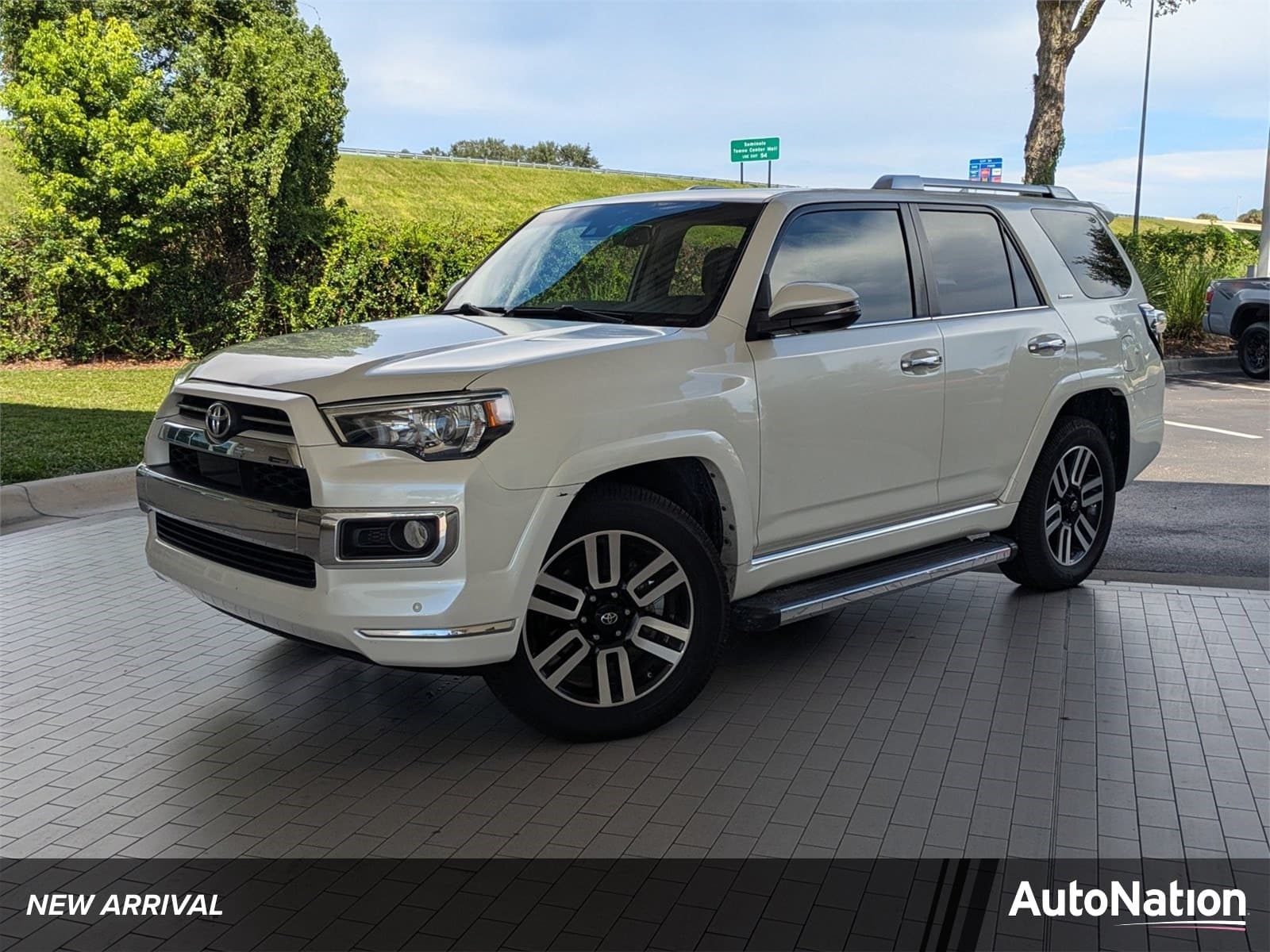 2020 Toyota 4Runner Limited — photo 1 of 15