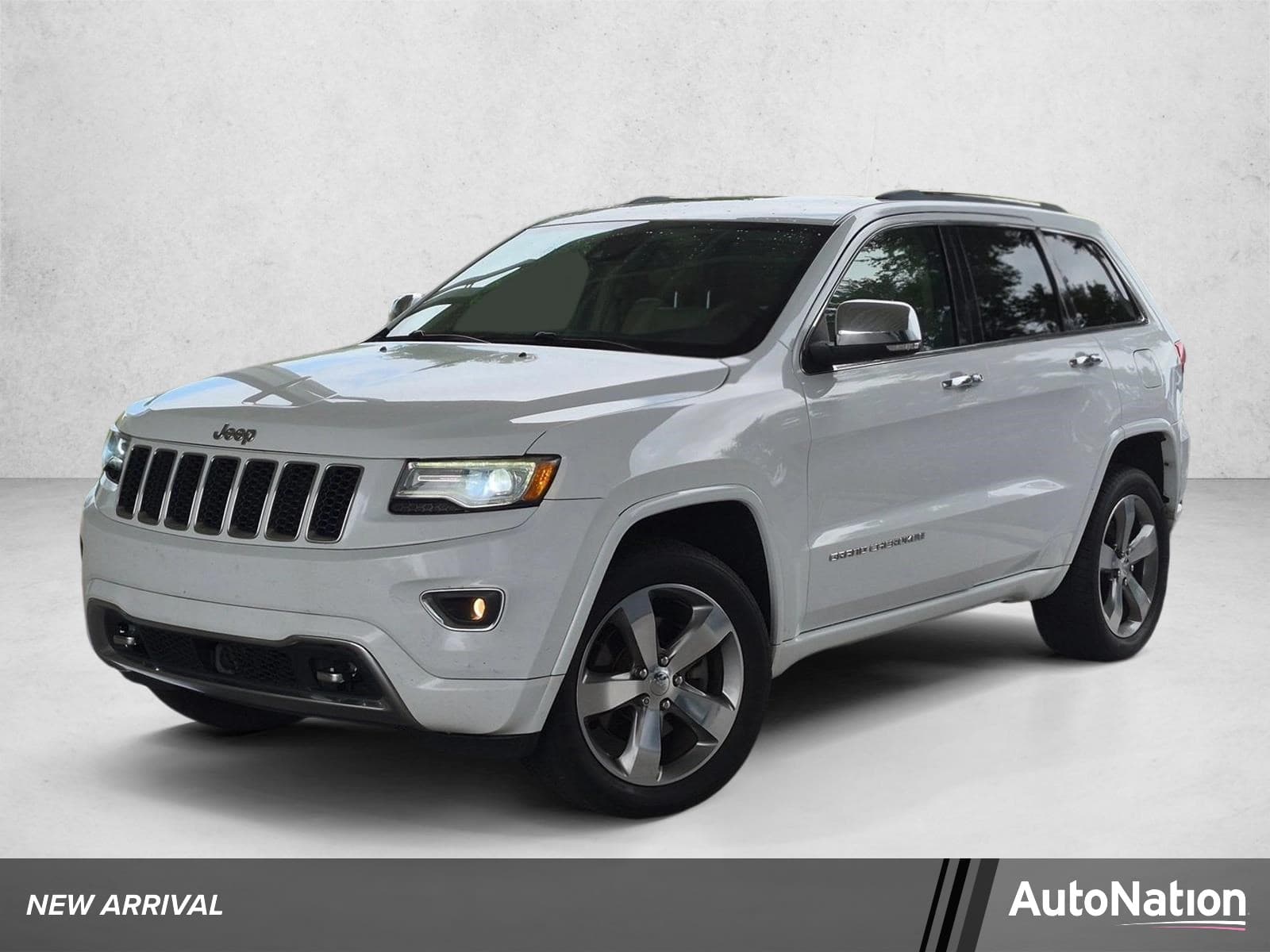 2014 Jeep Grand Cherokee Overland — photo 1 of 15