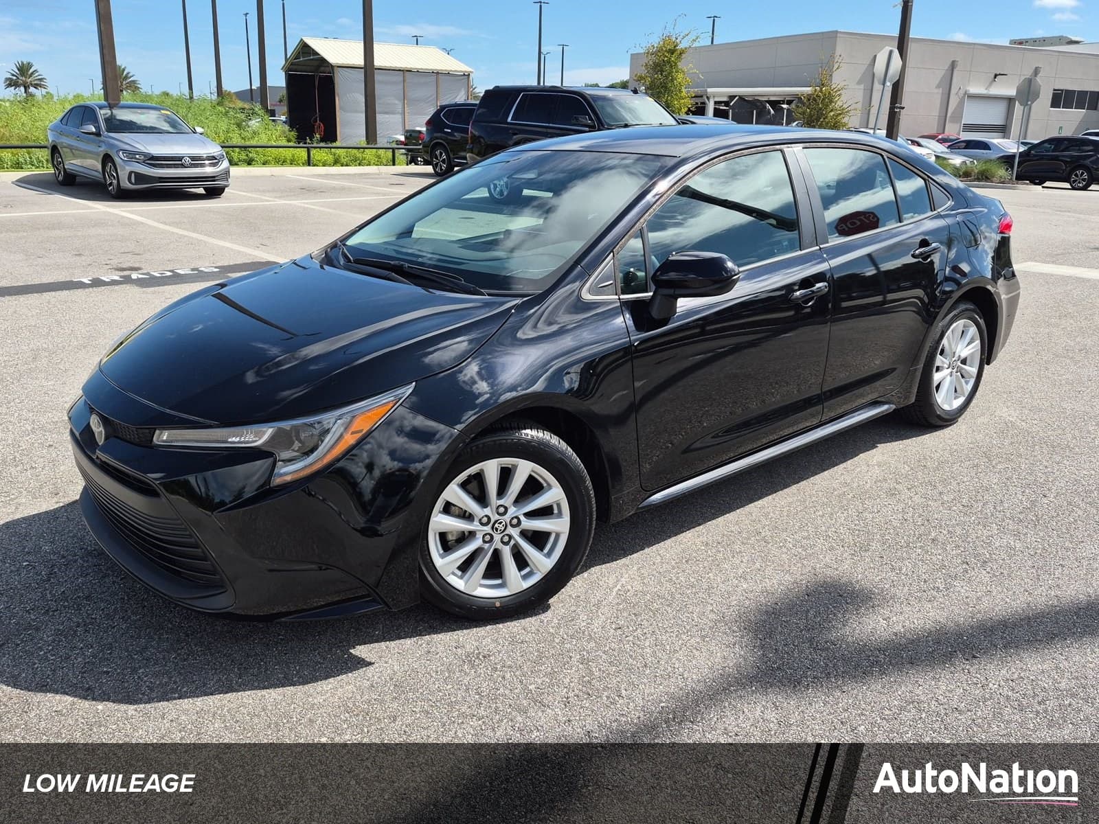 2024 Toyota Corolla LE — photo 1 of 24
