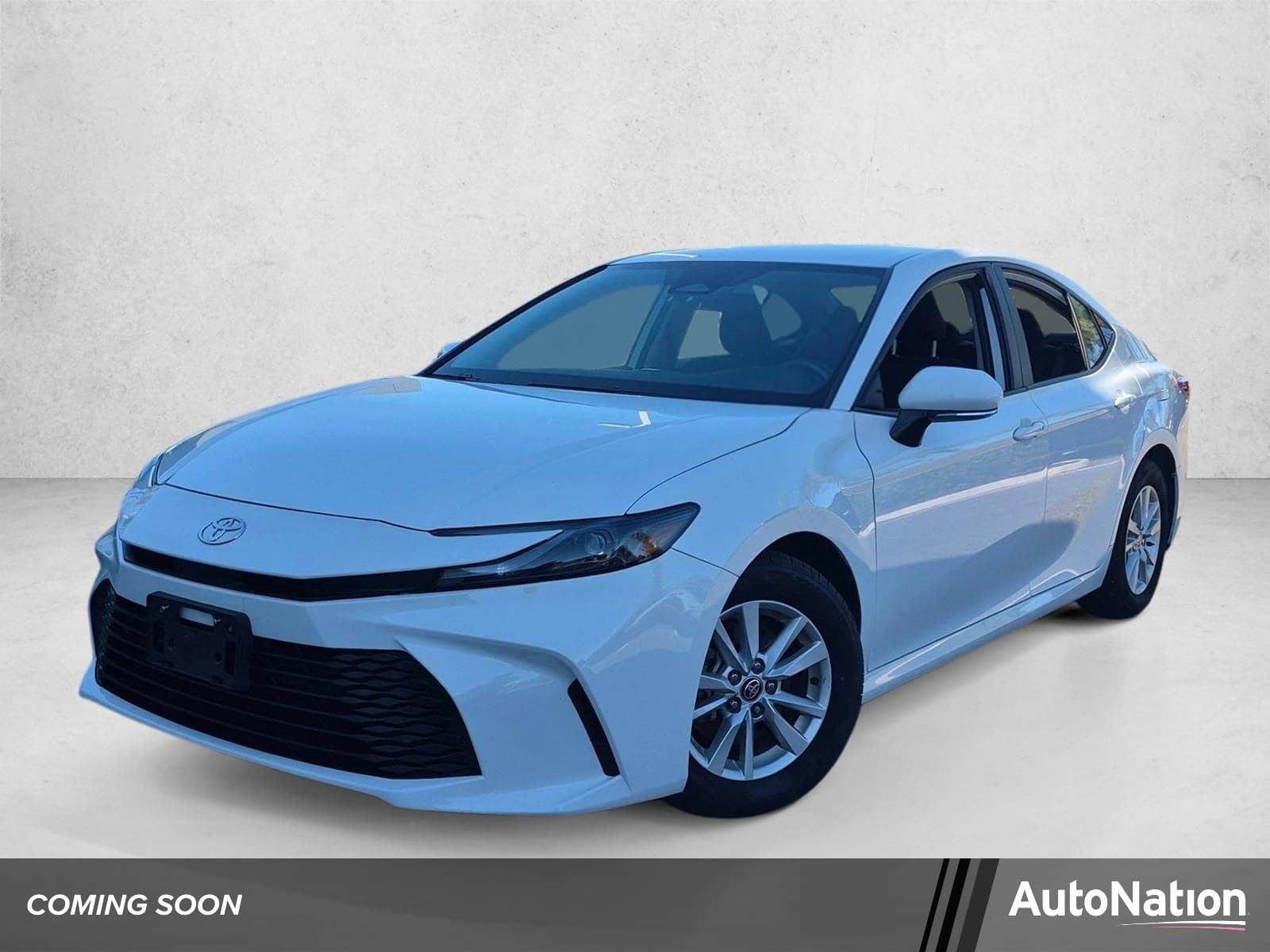 2025 Toyota Camry LE — photo 1 of 18