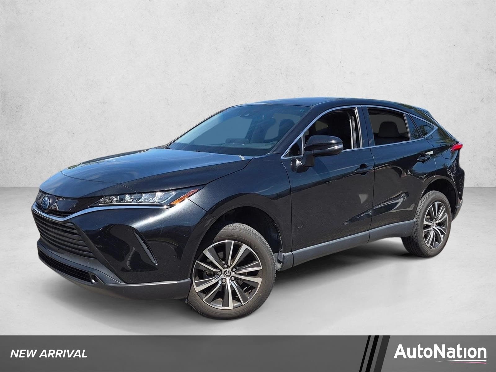 2023 Toyota Venza LE — photo 1 of 15