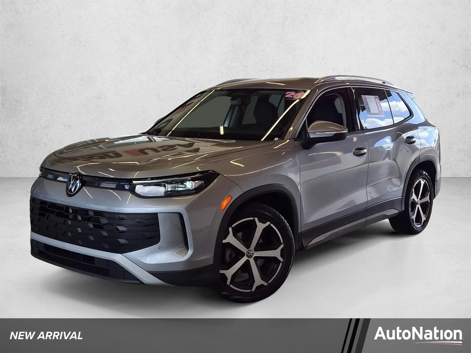 2026 Volkswagen Tiguan SE — photo 1 of 23