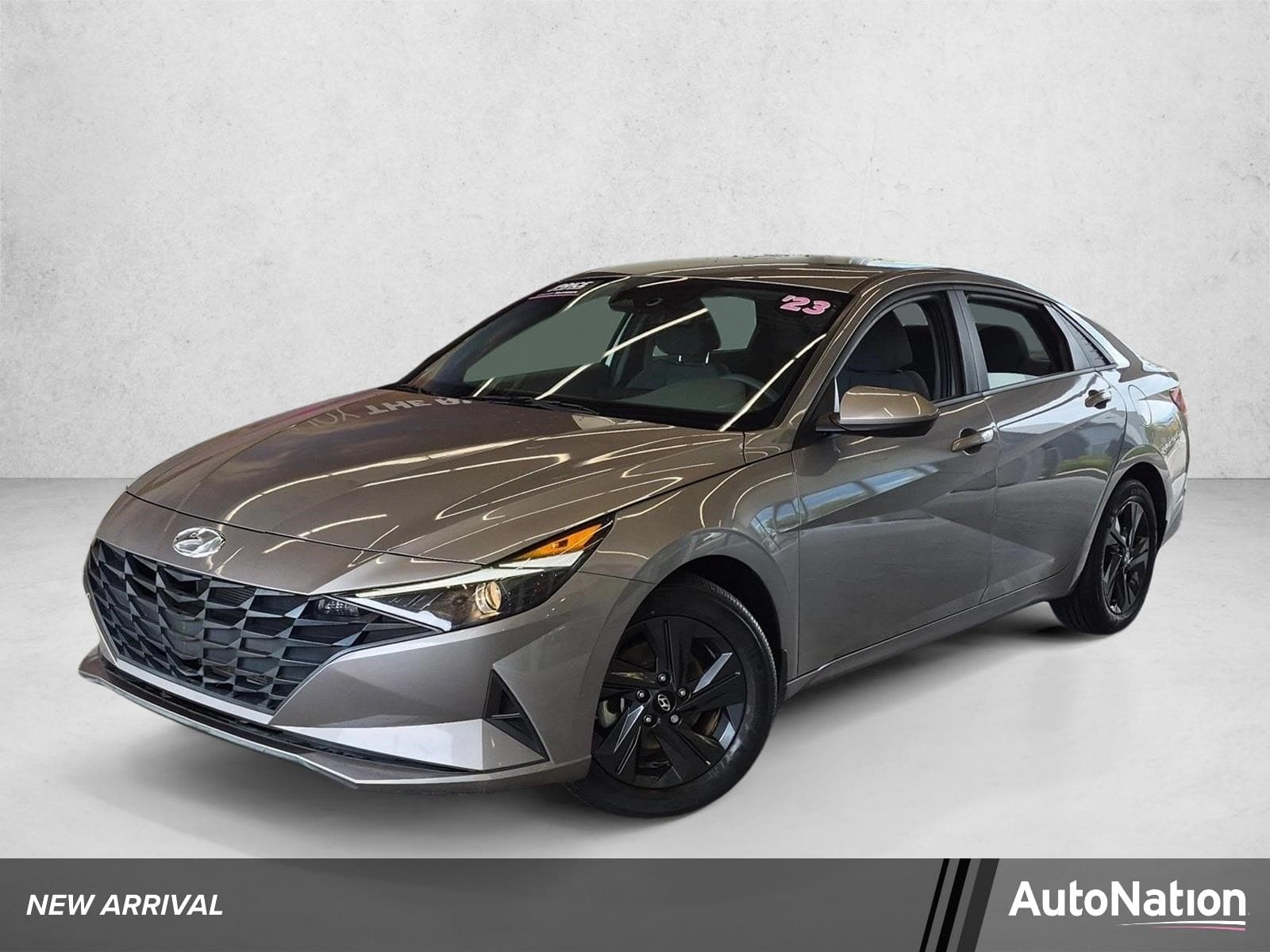 2023 Hyundai Elantra SEL — photo 1 of 23