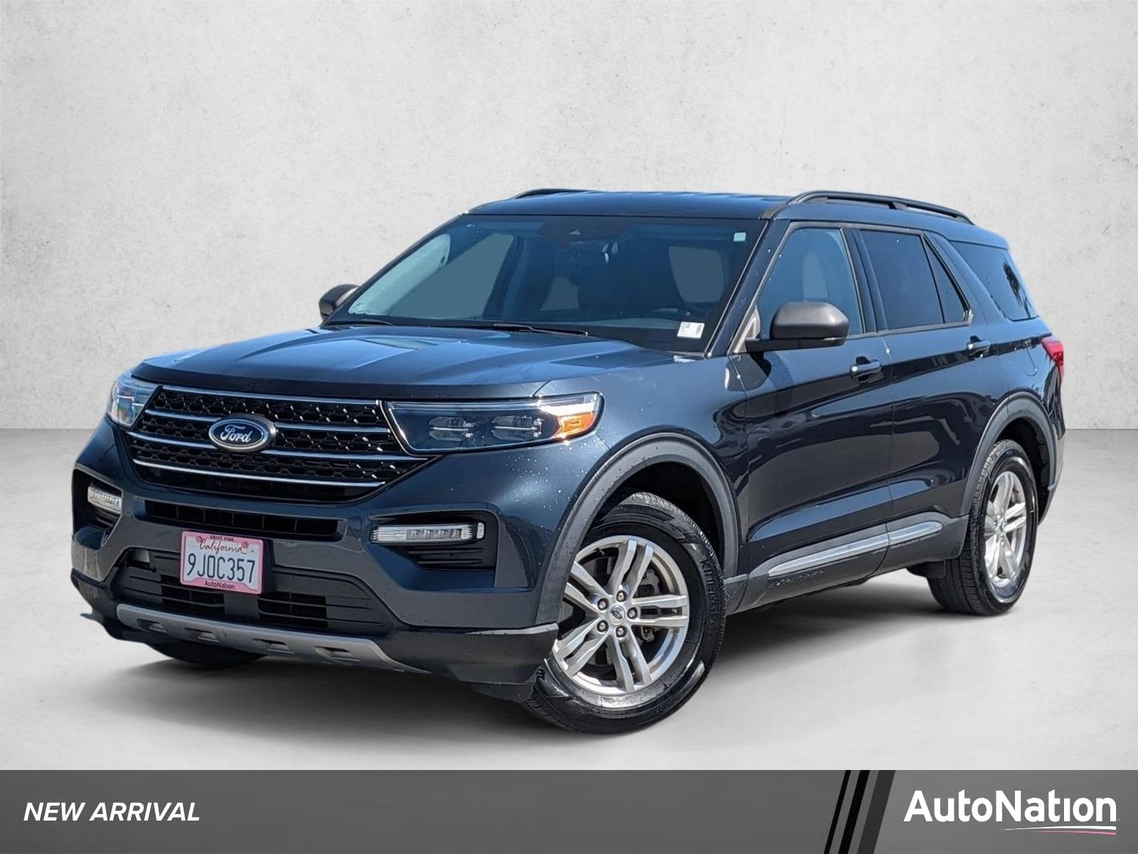 2023 Ford Explorer XLT — photo 1 of 16