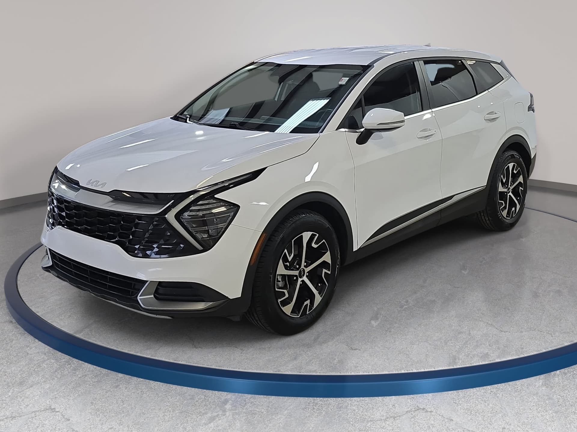 2024 Kia Sportage EX — photo 1 of 31