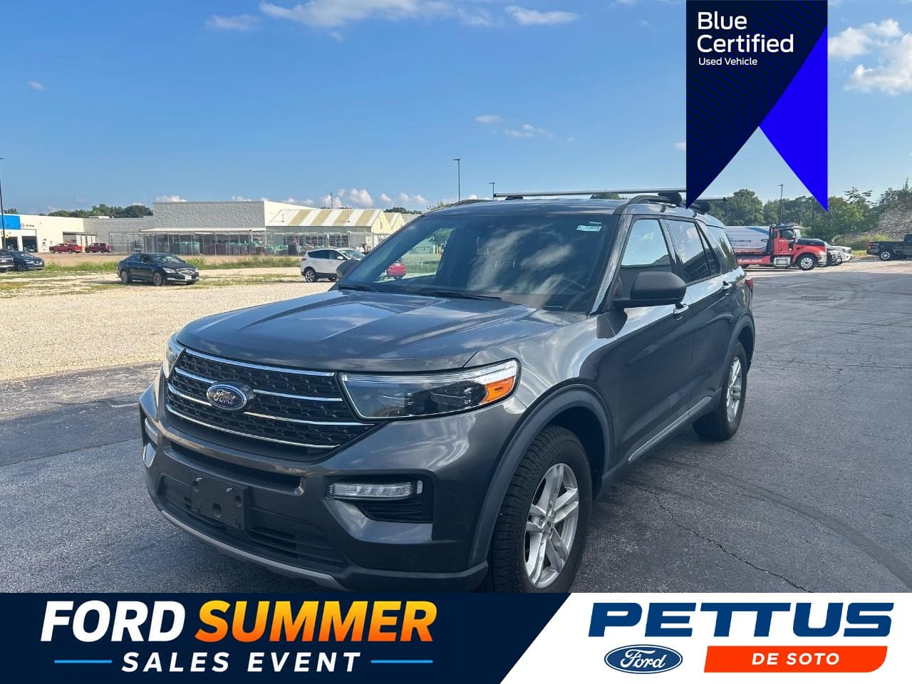 2020 Ford Explorer XLT — photo 1 of 3