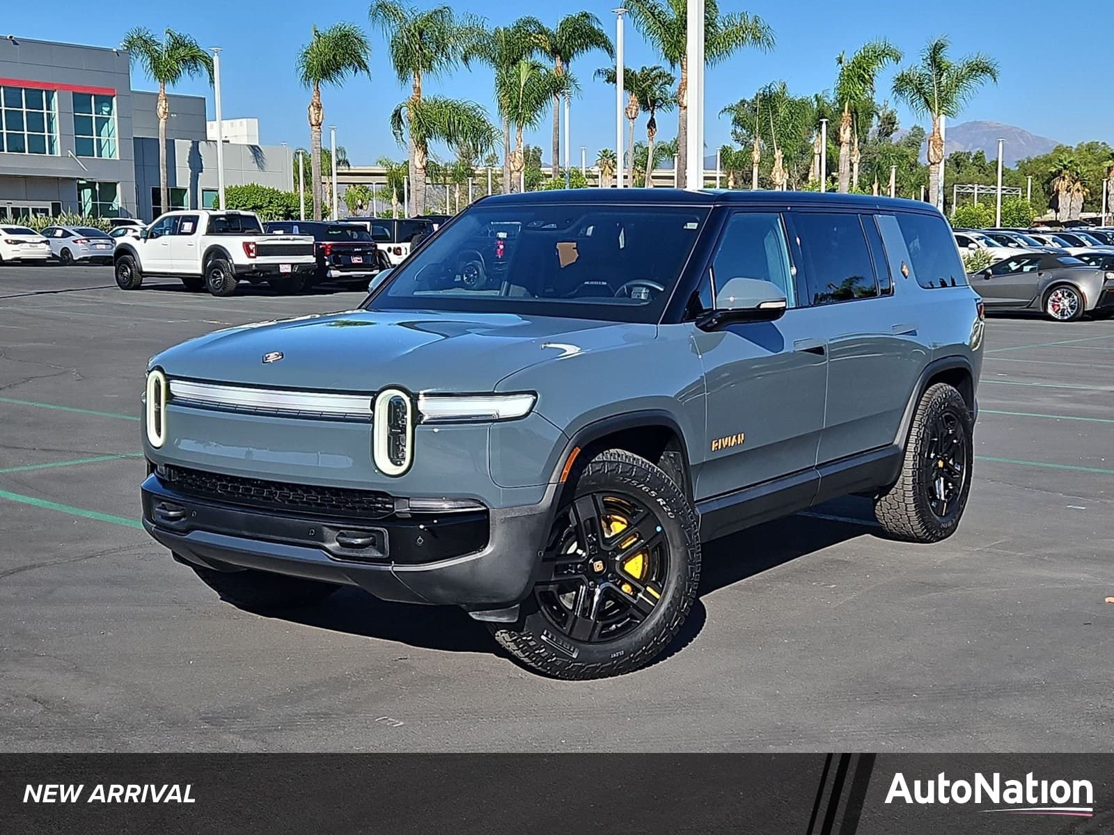 2025 Rivian R1S Ascend — photo 1 of 23