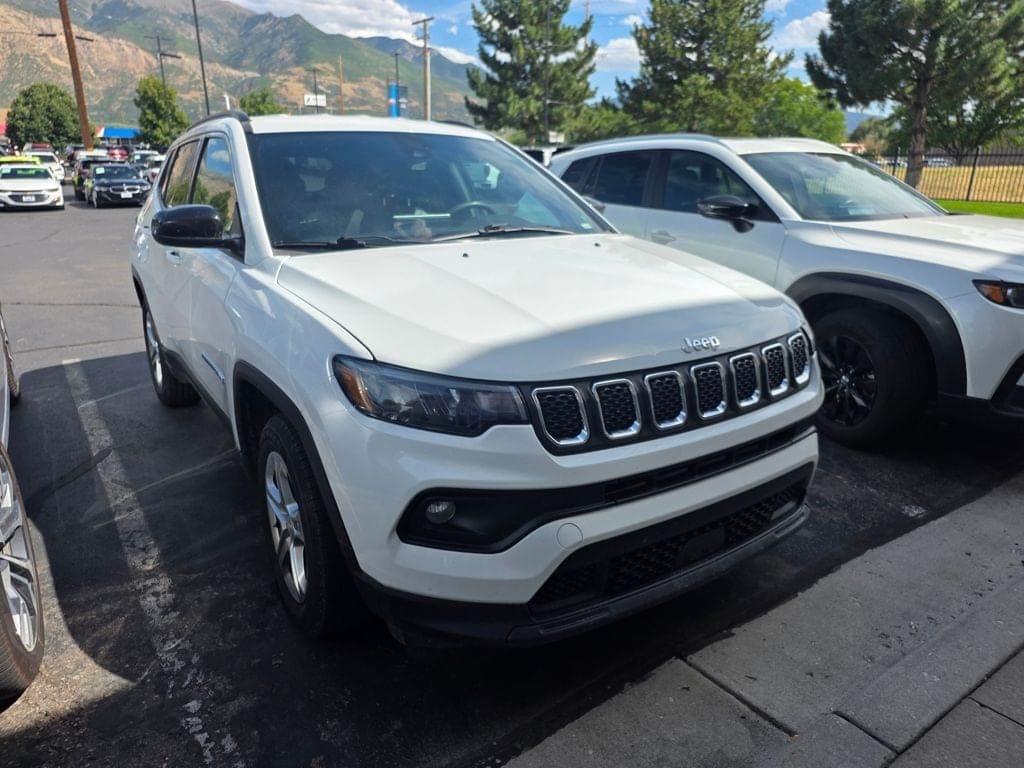 2024 Jeep Compass Latitude — photo 1 of 5