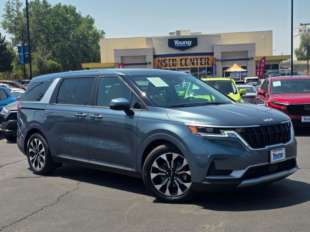 2024 Kia Carnival EX — photo 1 of 32