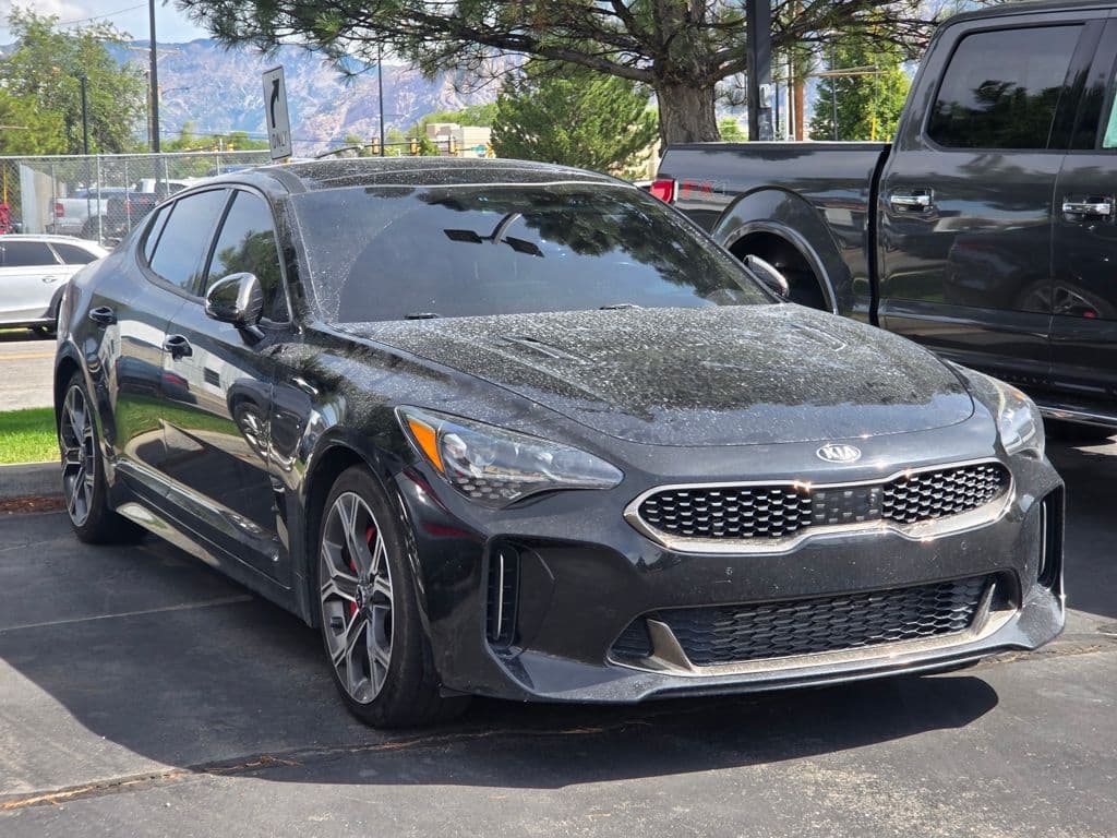 2020 Kia Stinger GT2 — photo 1 of 4