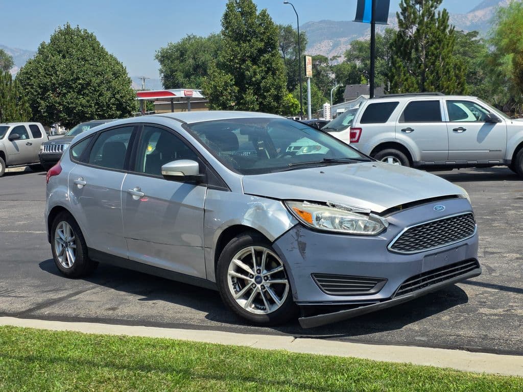 2015 Ford Focus SE — photo 1 of 8