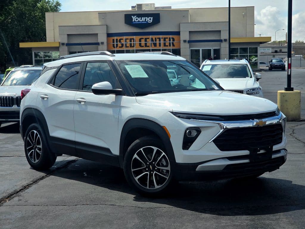 2025 Chevrolet Trailblazer LT — photo 1 of 27