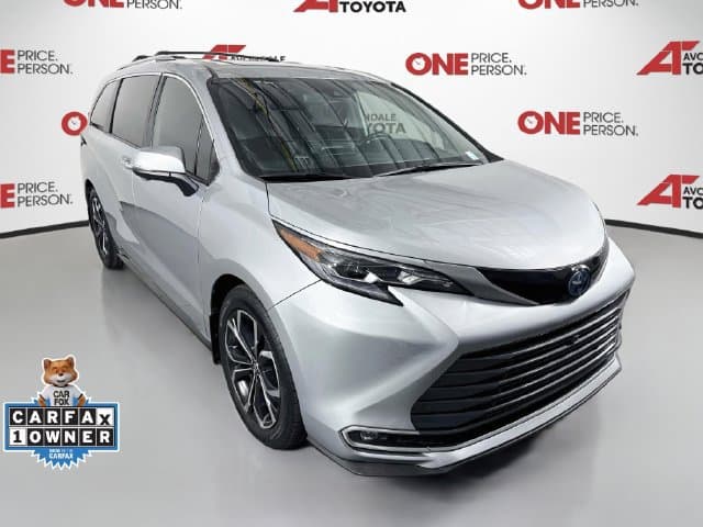 2025 Toyota Sienna Platinum — photo 1 of 37