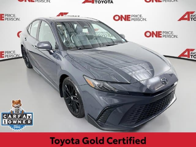 2025 Toyota Camry SE — photo 1 of 34