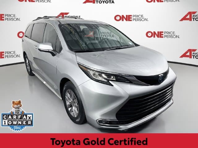 2021 Toyota Sienna XLE — photo 1 of 36