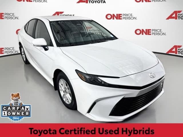 2026 Toyota Camry LE — photo 1 of 32