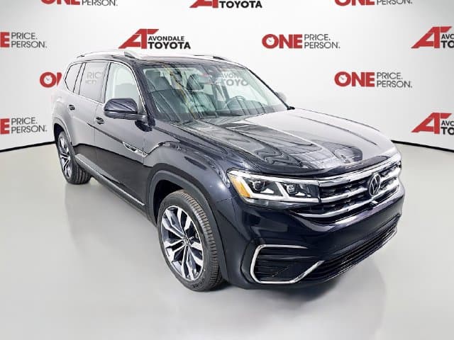 2023 Volkswagen Atlas 3.6L V6 SEL Premium R-Line — photo 1 of 35