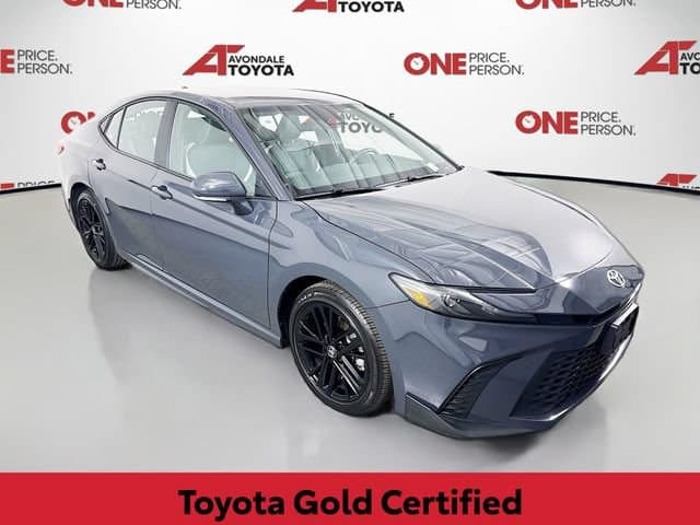 2025 Toyota Camry SE — photo 1 of 33