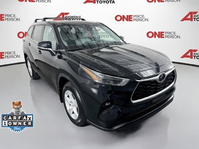 2024 Toyota Highlander LE — photo 1 of 32
