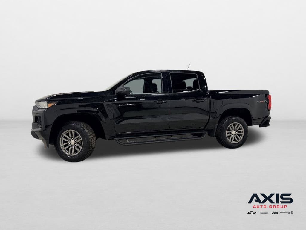 2023 Chevrolet Colorado 4WD LT — photo 1 of 30