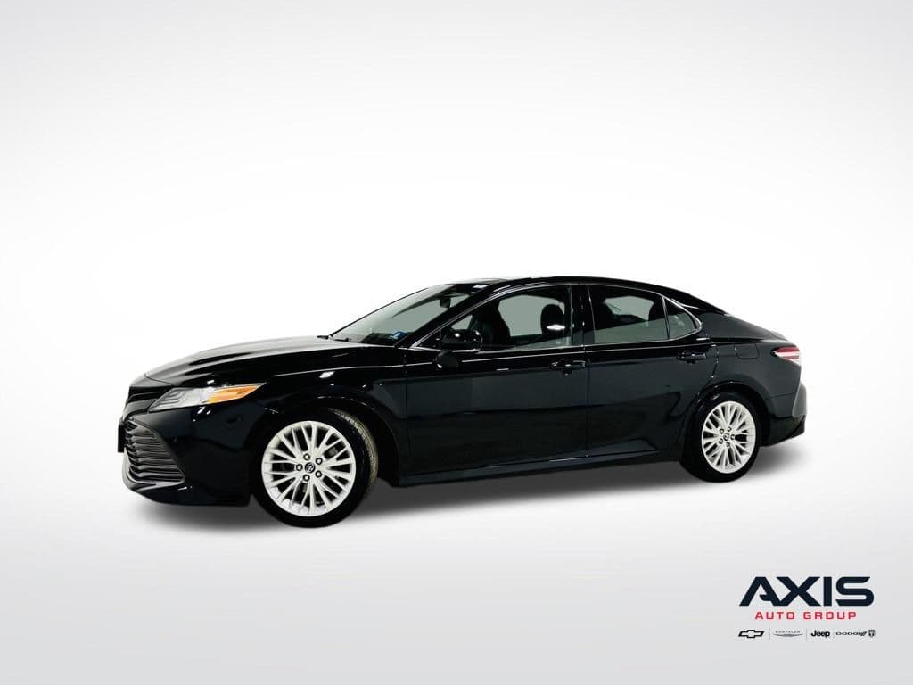 2018 Toyota Camry XLE — photo 1 of 43
