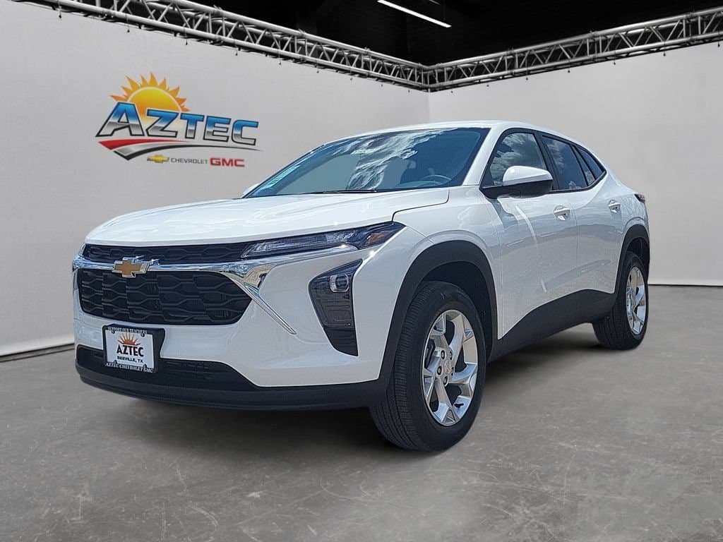 2026 Chevrolet Trax LS — photo 1 of 31