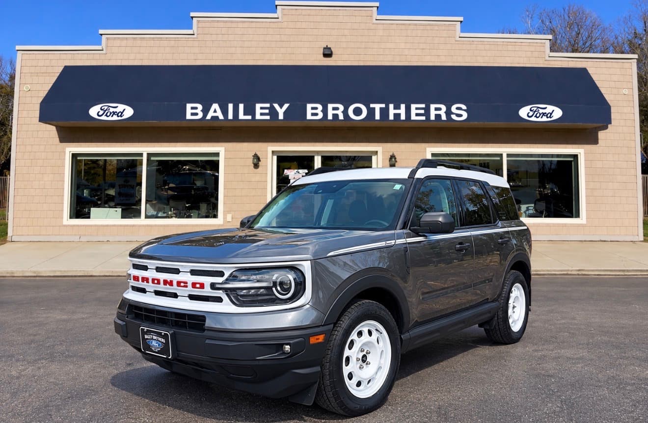 2024 Ford Bronco Sport Heritage — photo 1 of 13