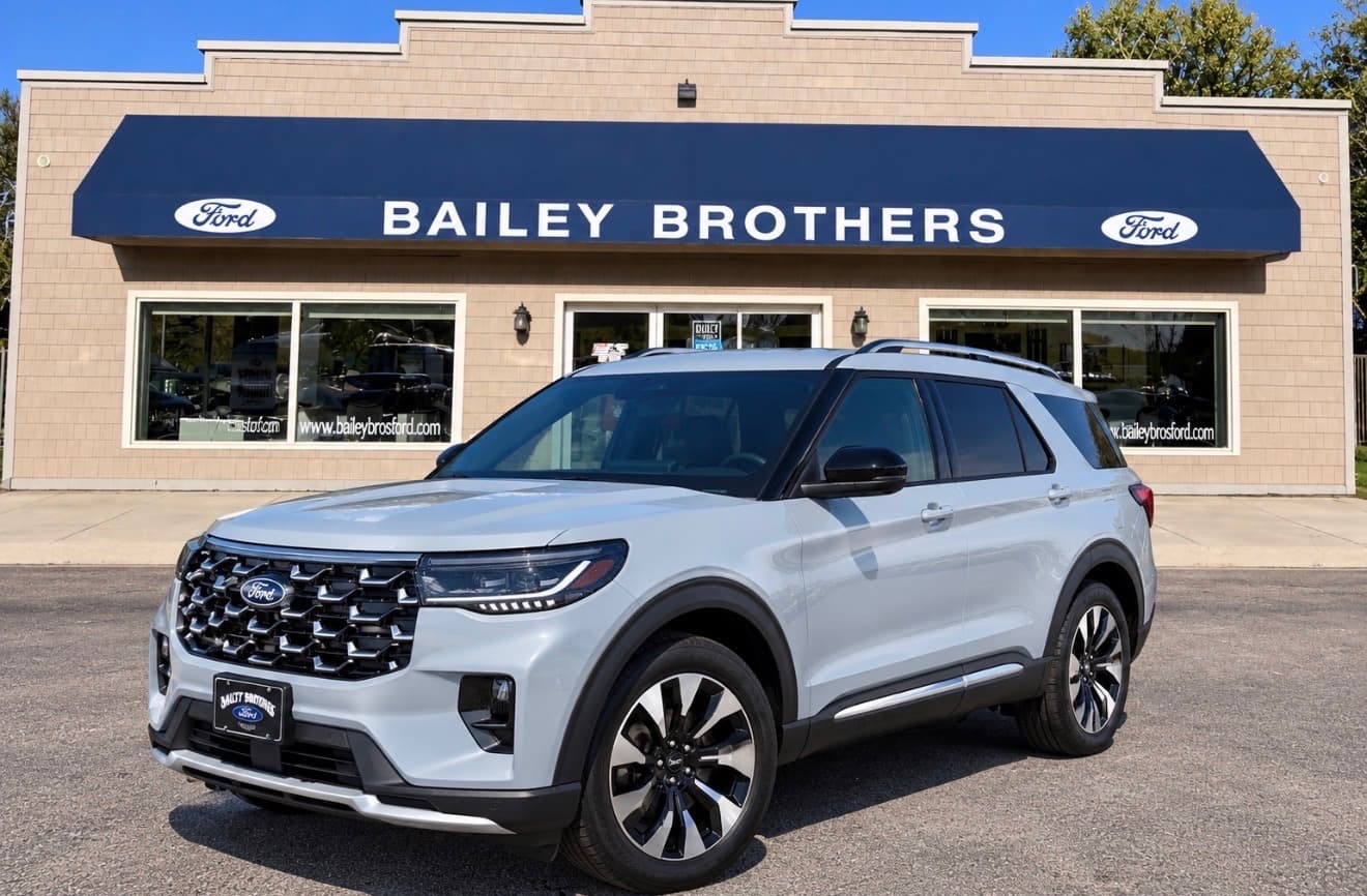 2027 Ford Explorer Platinum — photo 1 of 20