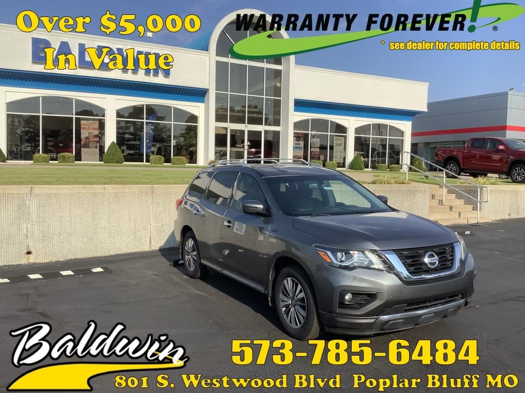 2020 Nissan Pathfinder SV — photo 1 of 18