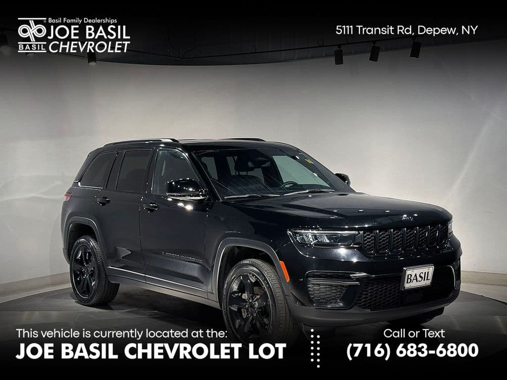 2023 Jeep Grand Cherokee Altitude X — photo 1 of 40