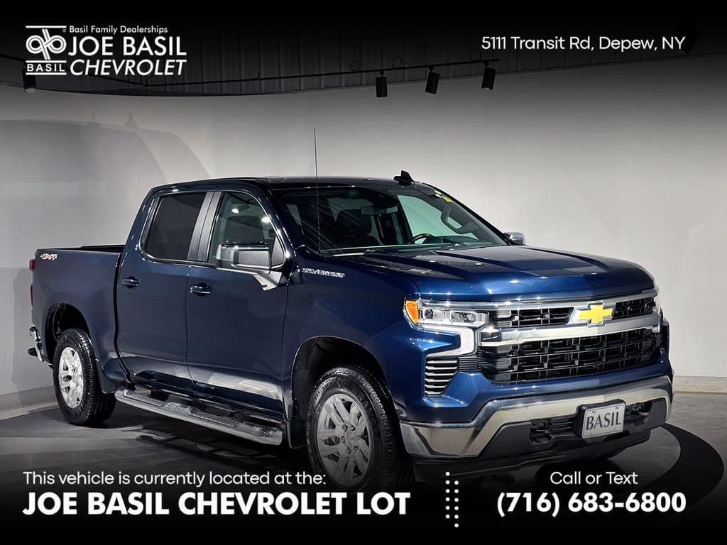 2022 Chevrolet Silverado 1500 LT — photo 1 of 36
