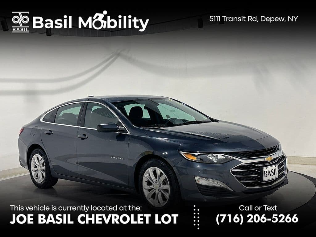 2019 Chevrolet Malibu LT — photo 1 of 39