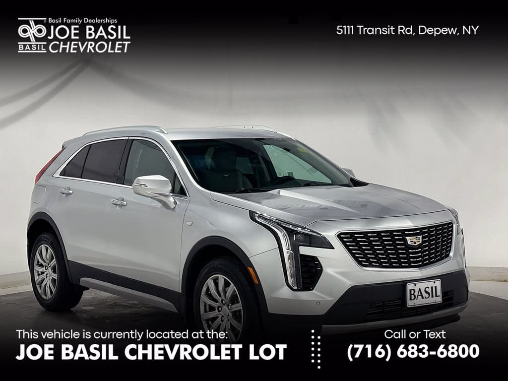 2022 Cadillac XT4 Base — photo 1 of 40