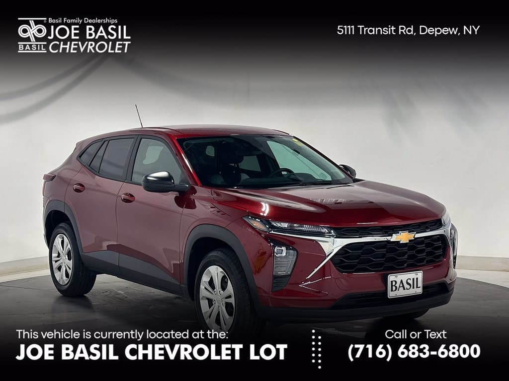 2024 Chevrolet Trax LS — photo 1 of 36