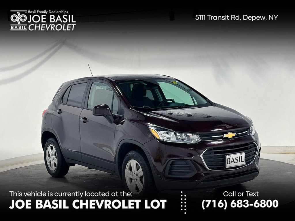 2020 Chevrolet Trax LS — photo 1 of 36