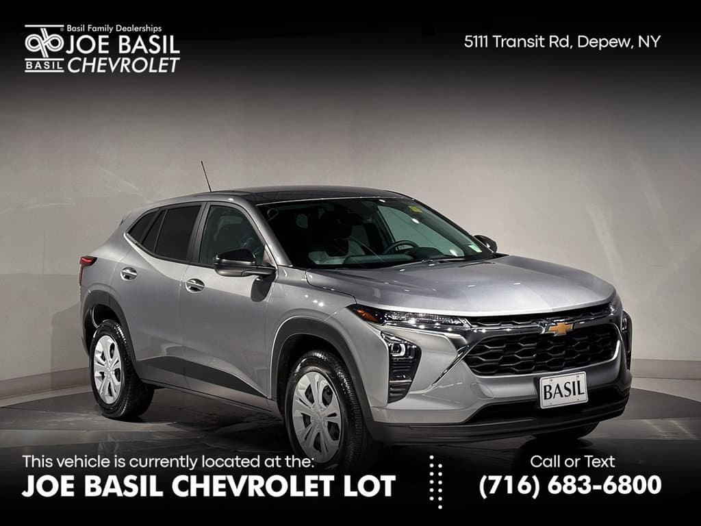 2024 Chevrolet Trax LS — photo 1 of 36