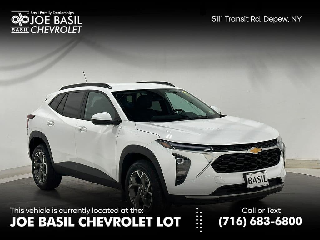2024 Chevrolet Trax LT — photo 1 of 38