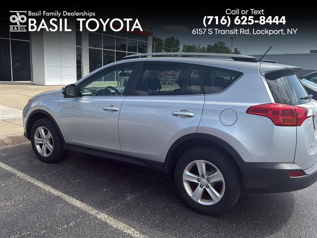 2014 Toyota RAV4 XLE — photo 1 of 5