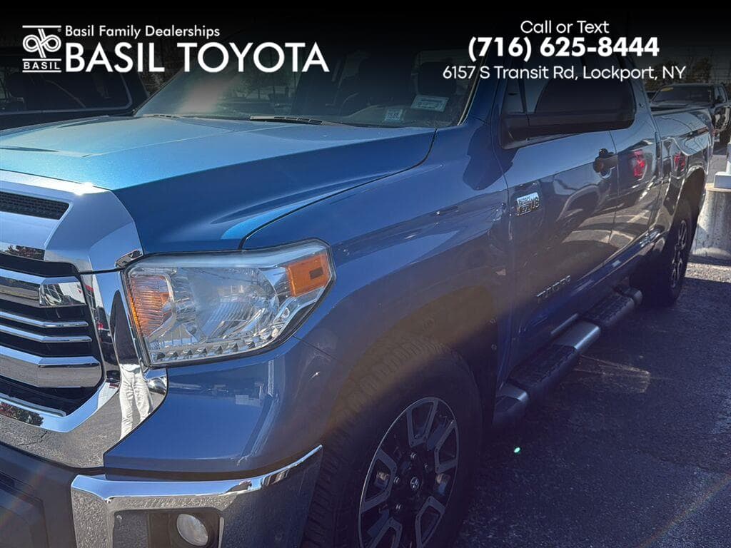 2017 Toyota Tundra 4WD SR5 — photo 1 of 4