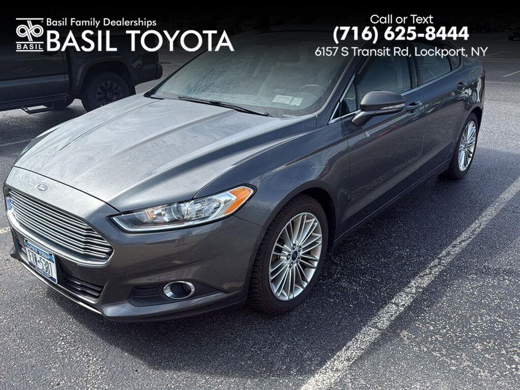 2016 Ford Fusion SE — photo 1 of 2