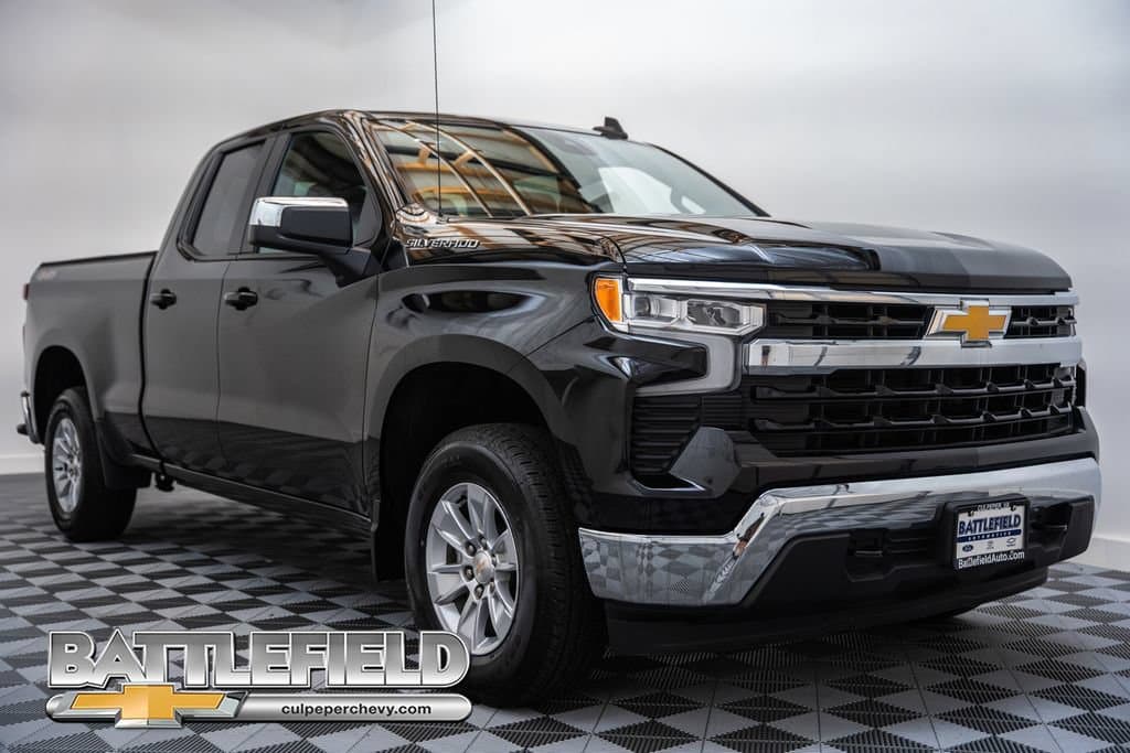 2025 Chevrolet Silverado 1500 LT — photo 1 of 46