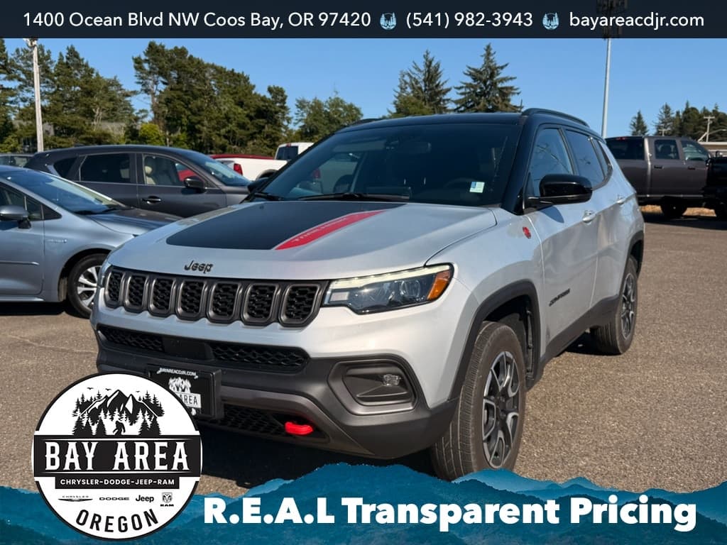 2024 Jeep Compass Trailhawk — photo 1 of 10