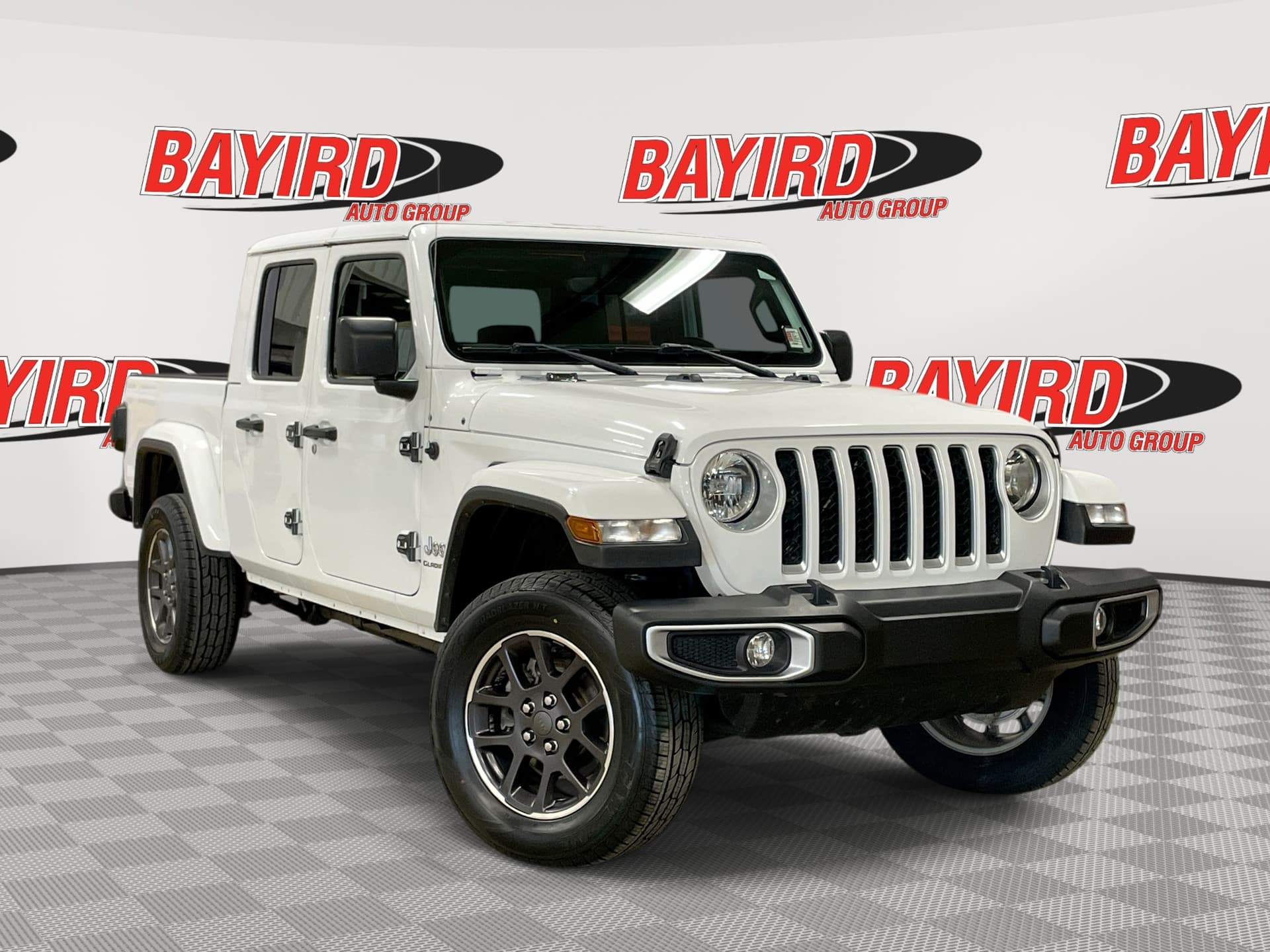 2021 Jeep Gladiator Overland — photo 1 of 35