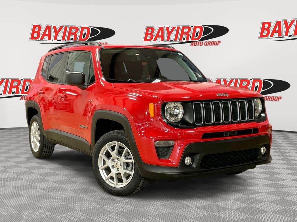 2023 Jeep Renegade Latitude — photo 1 of 34