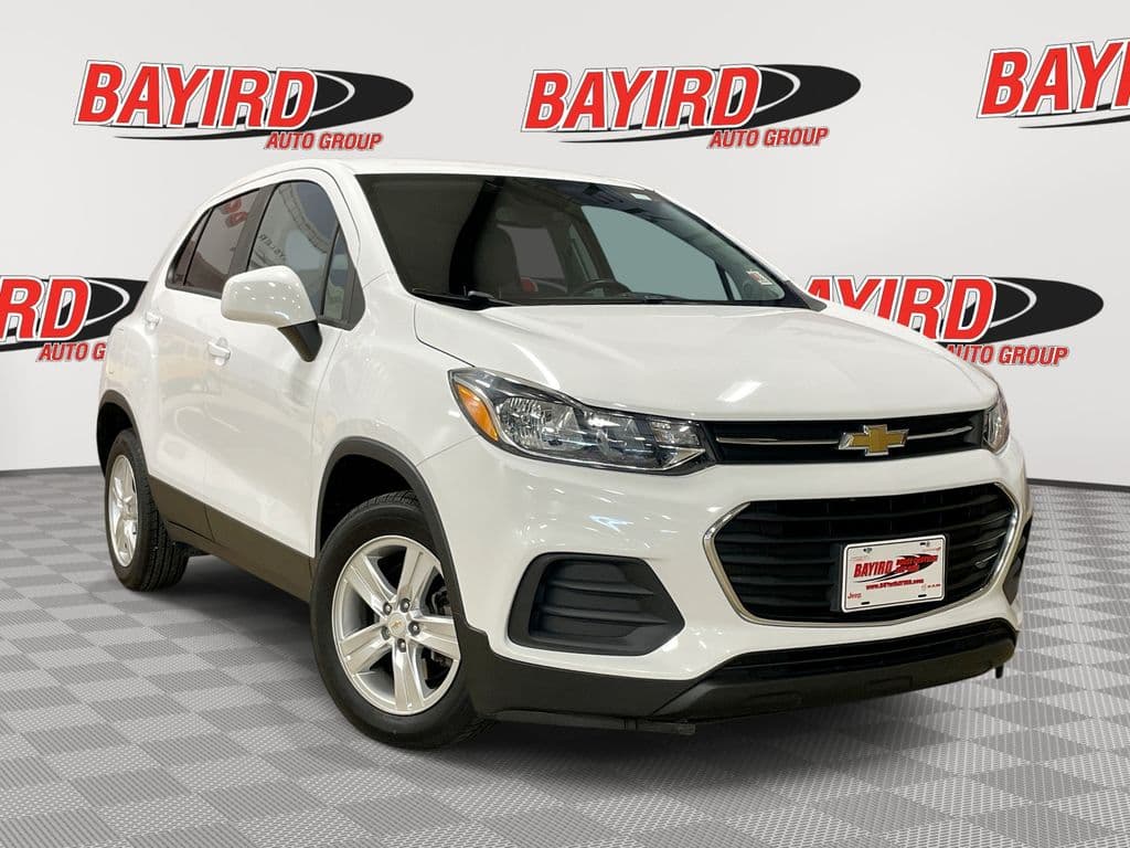 2020 Chevrolet Trax LS — photo 1 of 32
