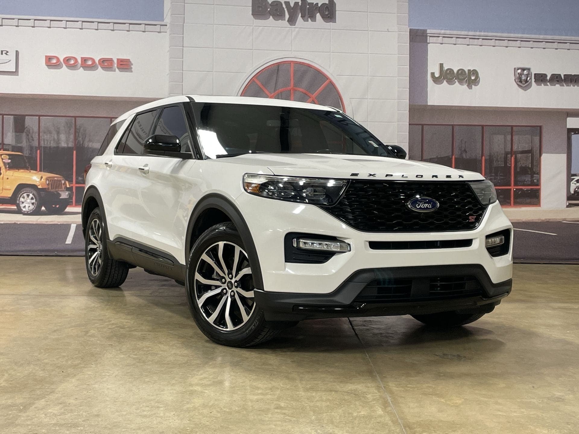 2022 Ford Explorer ST — photo 1 of 35